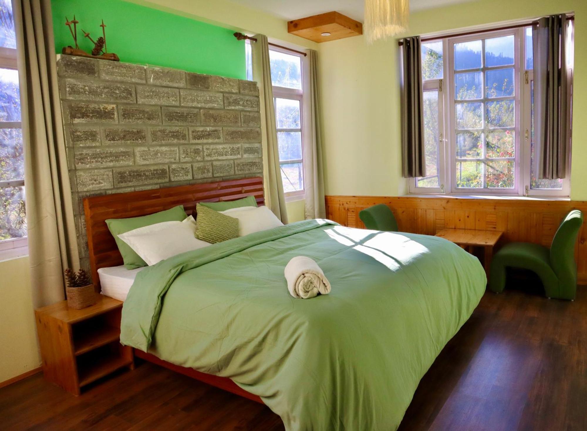 Fluestern Hostel And Cafe Nagar  外观 照片