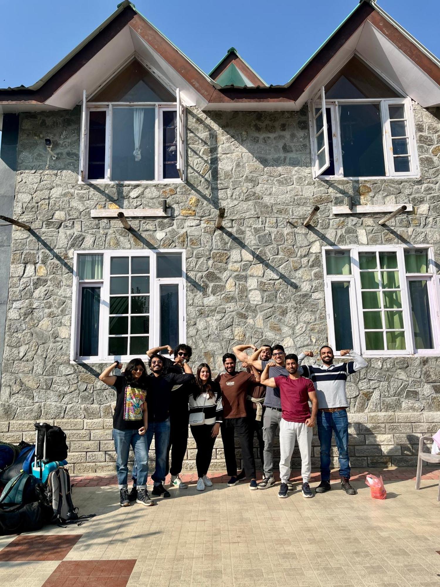 Fluestern Hostel And Cafe Nagar  外观 照片
